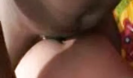 El niño ayuda a los estudiantes a hacer peliculas eroticas online subtituladas su tarea y explotar