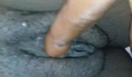 Querida mano bronceada para llevar a peliculas de incesto completa un hombre al orgasmo