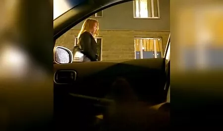 Las mujeres que se videos porno brazzers completos quitan la máscara de gas y usan una máscara de látex en la cara