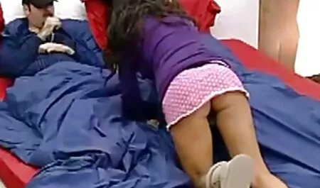 Deporte adolescente orgullosamente chupa y paseos polla longitud con mojado hendidura en la cocina xxx en español hd