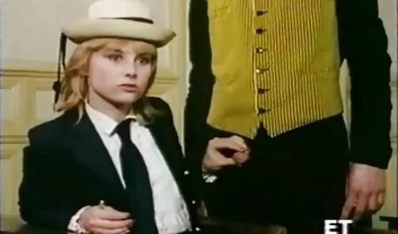 Encantadora morena con apetito para taboo xxx subtitulado chupar la polla de su novio