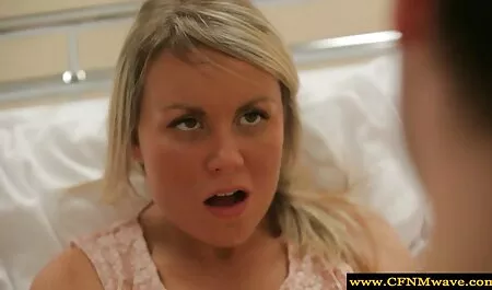 Morena cornudos xxx español con buenas tetas se masturba en el baño