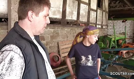 Tetona chica burlas pelis xxx gratis en español y atornillar El Courier en la mesa