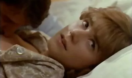 El amado despierta a la ver peliculas xxx español pantorrilla con un beso y planta la pelota