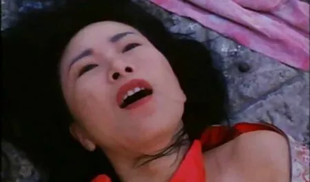 Rubia chica de pelo peliculas completas de incesto con gafas