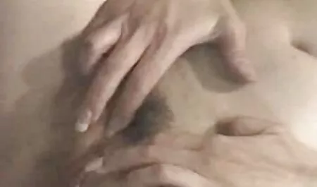 Chica parodias xxx en español entrando vagina chica expansor