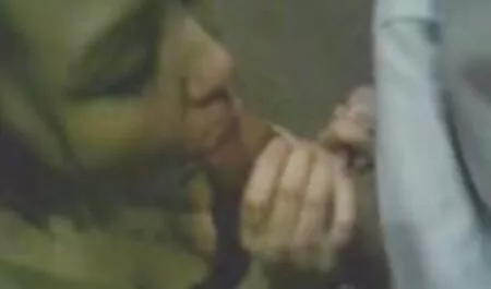 Morena tetona dando tabu español xxx una mamada y montar el pene amante