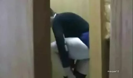 Chico se folla a dos hermosas chicas en el ver videos xxx completos patio