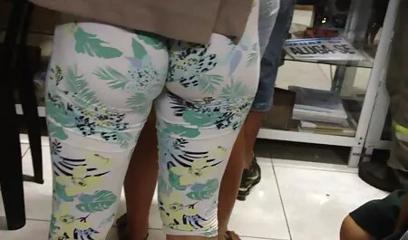 Nikki jugar peliculas porno doblado al español en la cama