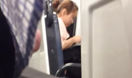 Alemania se involucra en orgías lésbicas sub español xxx en el baño pequeño