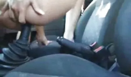 La chica con los pantalones cortos rojos atornillar la tapa con un peliculas porni en español vibrador