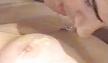 Sexy novia caliente acaricia la vagina caliente para red tube peliculas sí mismo