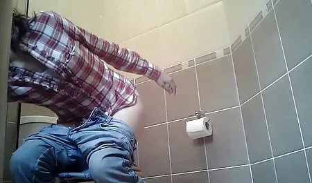 Una hermosa muñeca está bajo la presión de un brutal hombre tatuado ver peliculas en español xxx