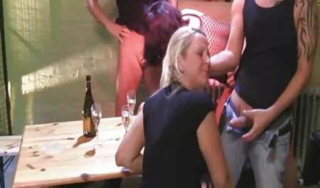 Joven peliculas hentay español hombre espiar a adultos shmara y vecinos de su juventud