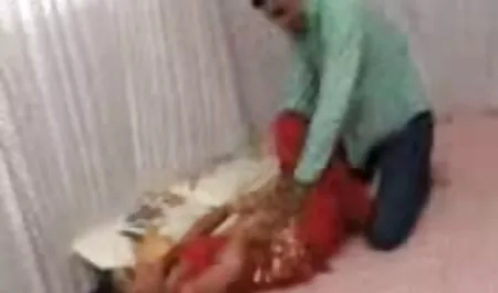 Morena en el porno en español con drama otoño del bosque dando el agujero anal en la novia rizada