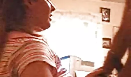 Aplastar xxx español idioma a Rusia activamente jugó con su amante