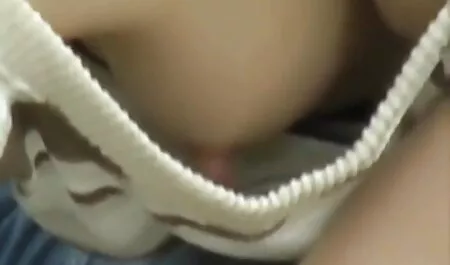 Belleza rubia en lencería negra atar una cuerda xxx peliculas en español gratis con un corazón feliz